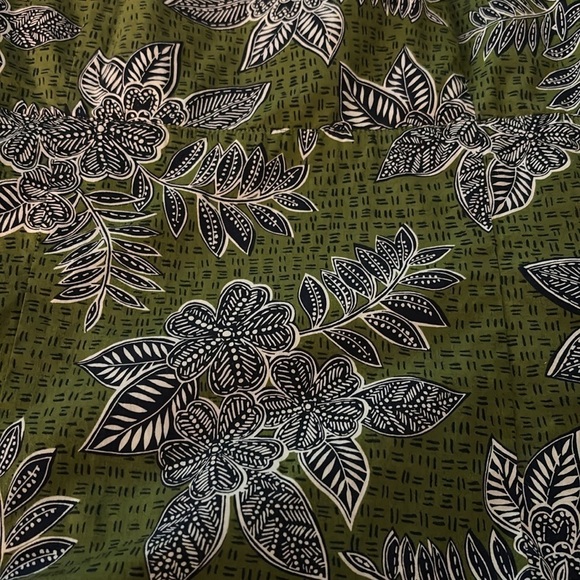 TALBOTS top, Large, sleeveless, short length Green and black floral. Fully Lined - Picture 3 of 6